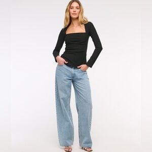 🖤 Abercrombie & Fitch Portrait Top